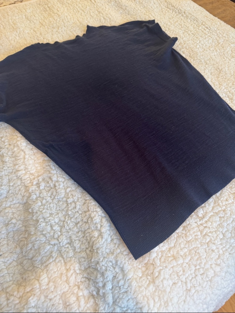 LOFT Navy Short Sleeve Knit Navy Top, size medium - Picture 2 of 8